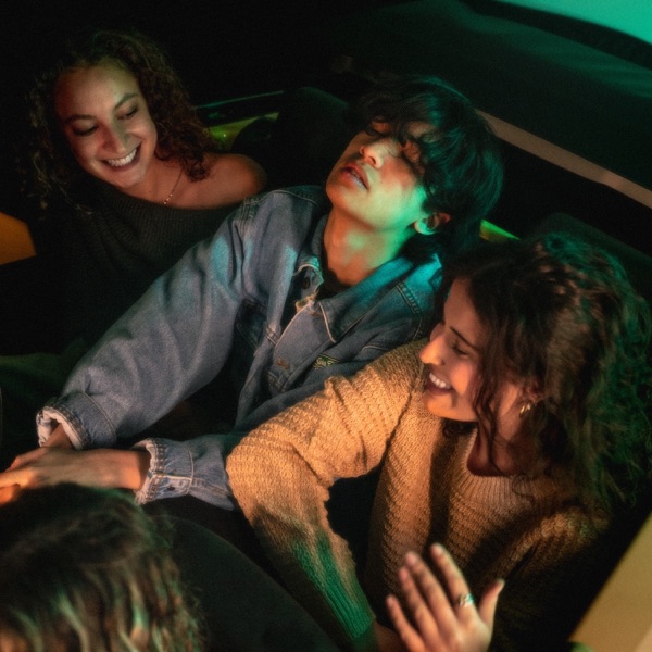 Capa de treat your friends, de MICO